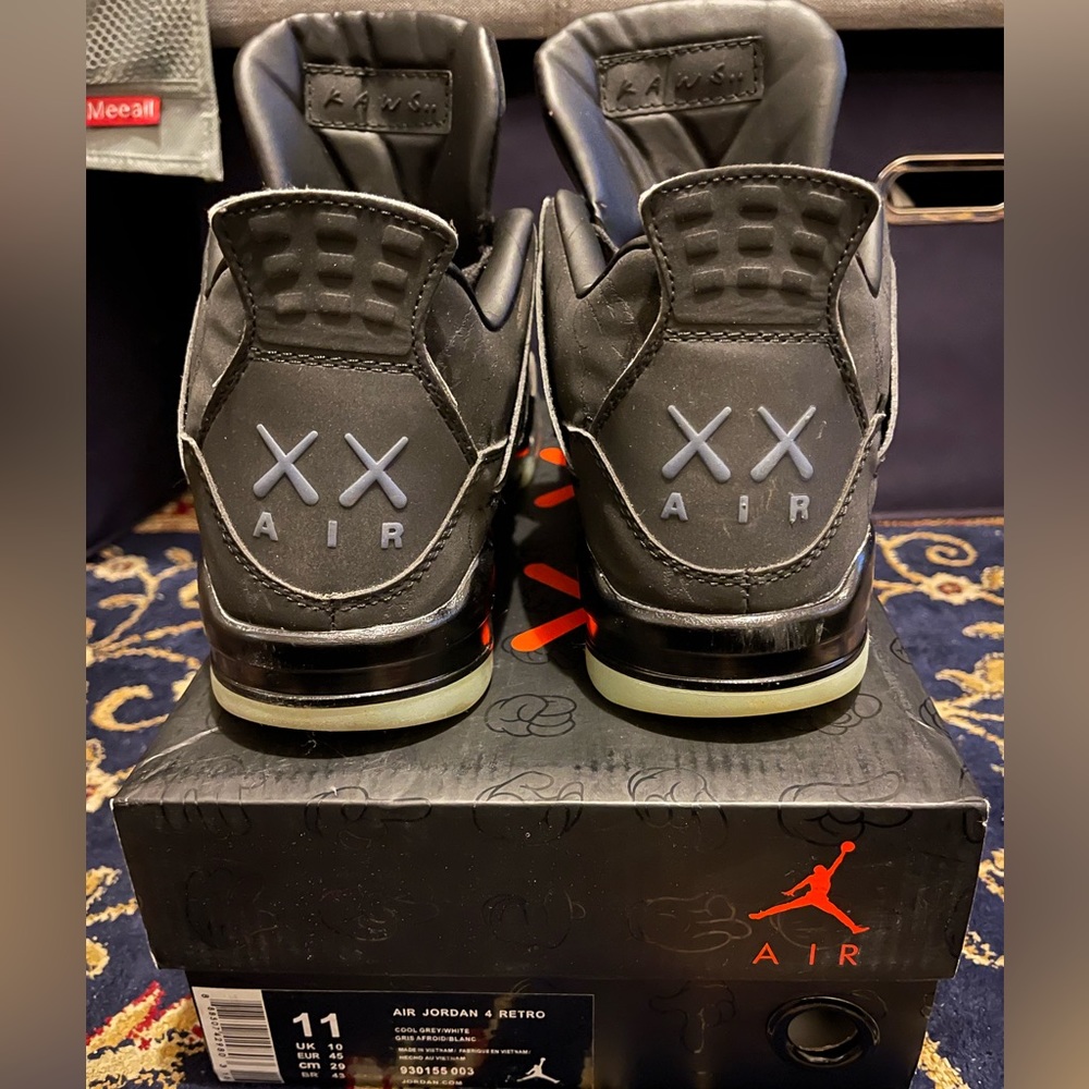 Black Jordan 4 Retro X Kaws 2017